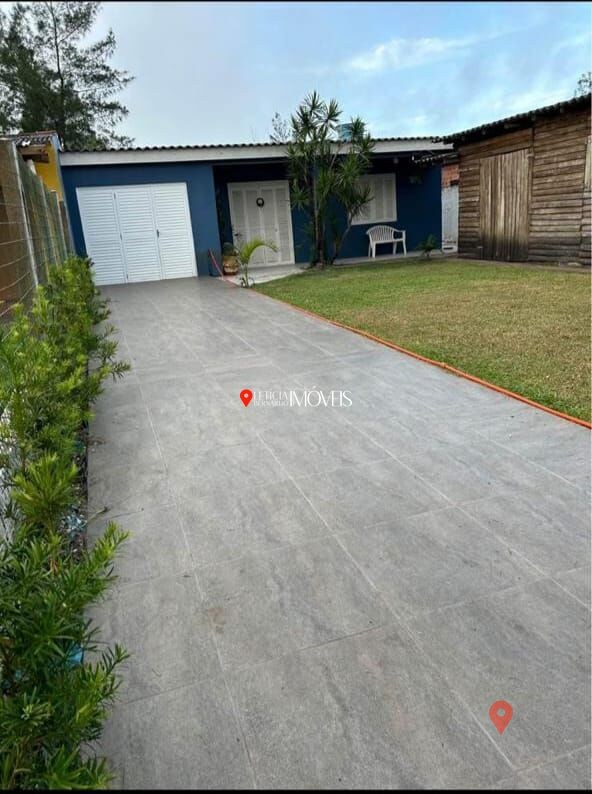 Casa à venda no bairro Magistério em Balneário Pinhal/RS — foto 1