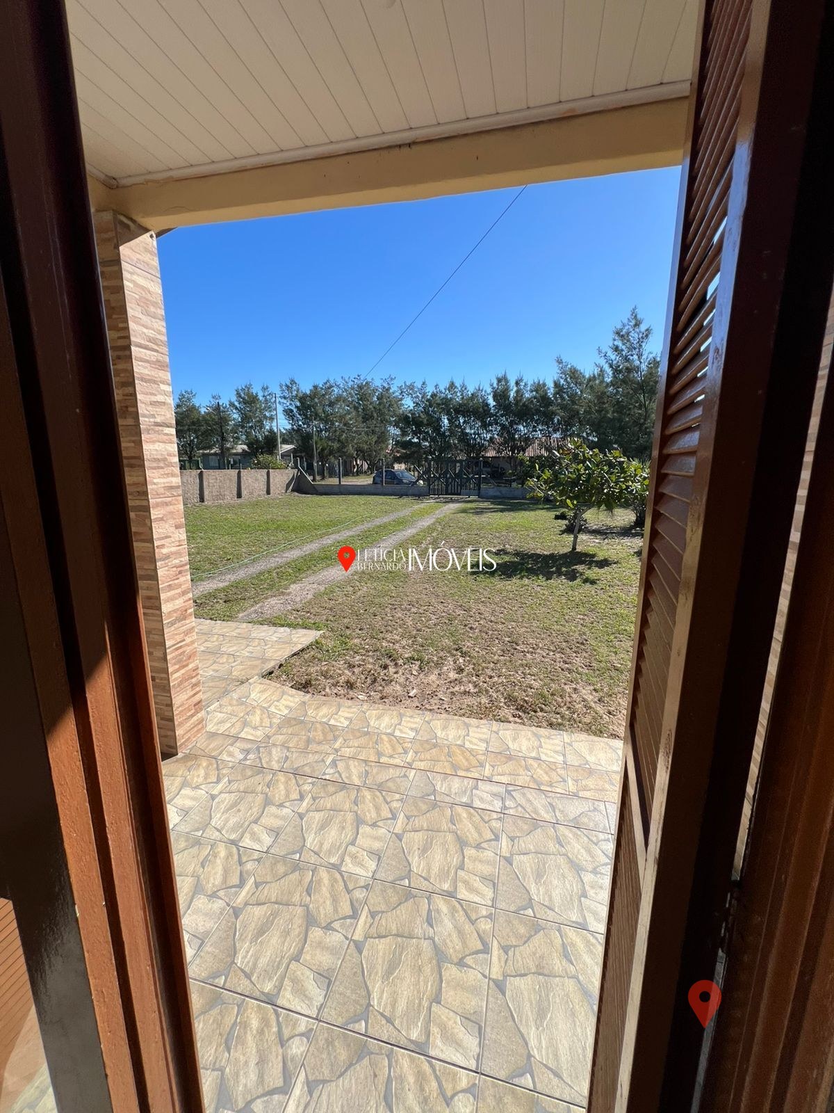CASA ACONCHEGANTE EM AMPLO TERRENO – EM BALNEÁRIO PINHAL! — foto 13