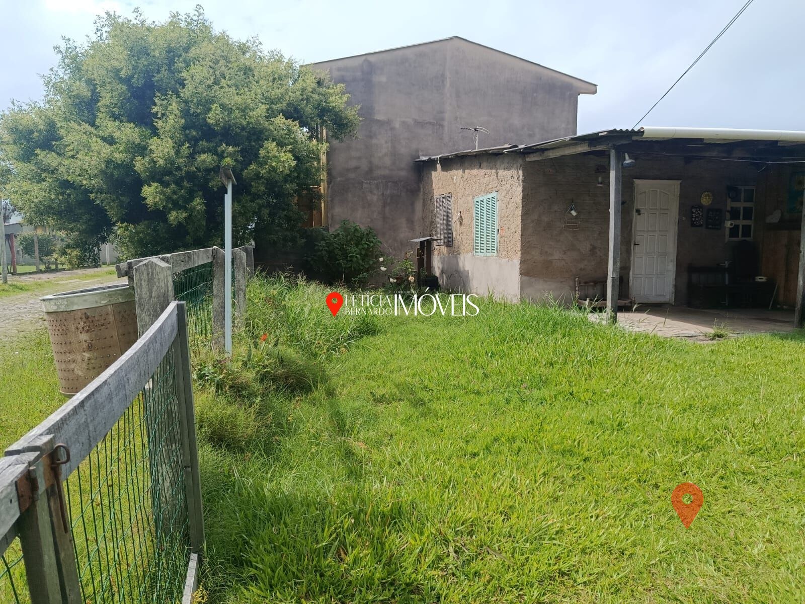 TERRENO COM 2 CASAS - R$ 90.000,00 — foto 2