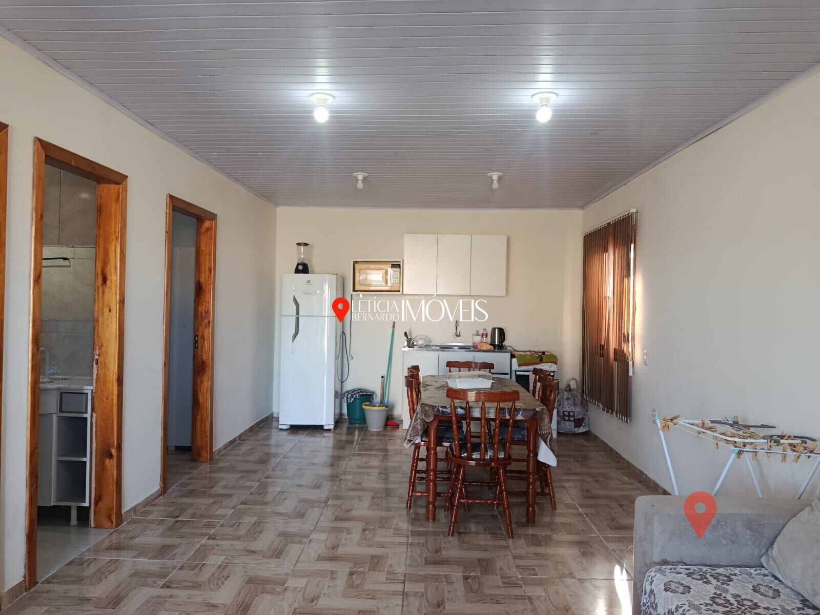 CASA DE ESQUINA COM DUAS CASAS no terreno -R$ 240 mil! — foto 6