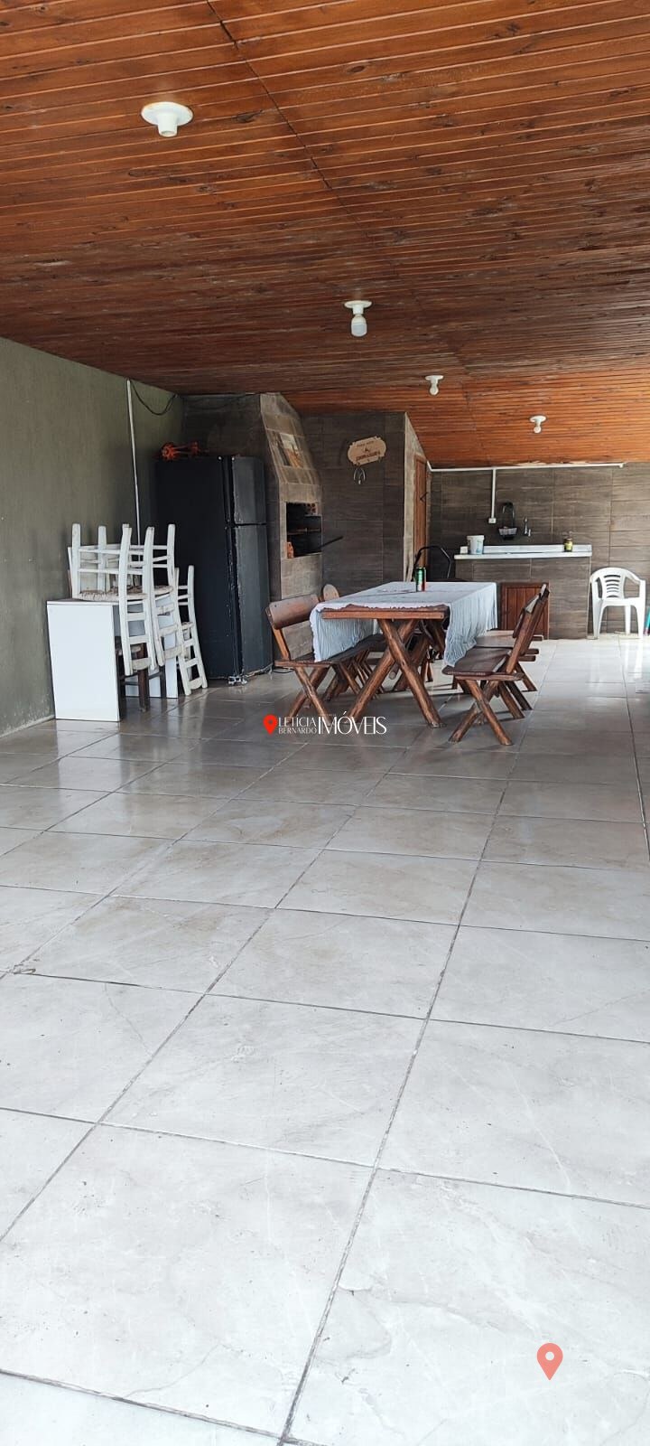 CASA À VENDA COM PISCINA EM BALNEÁRIO PINHAL — foto 4